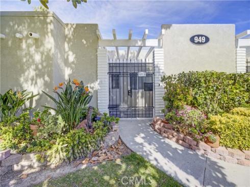 949 Calle Aragon Unit B