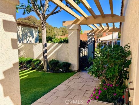 3375 Punta Alta B , Laguna Woods, CA