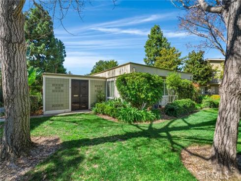 27  Avenida Castilla  D , Laguna Woods, CA