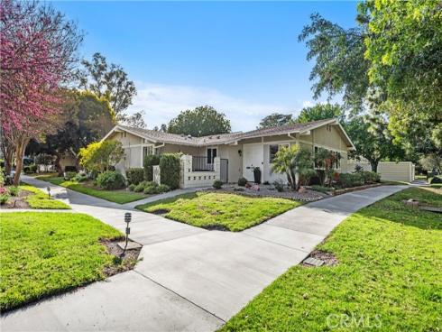 713  Avenida Majorca #b  , Laguna Woods, CA