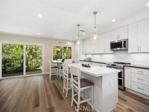 5506  Paseo Del Lago  N , Laguna Woods, CA