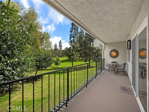 5506  Paseo Del Lago  N , Laguna Woods, CA