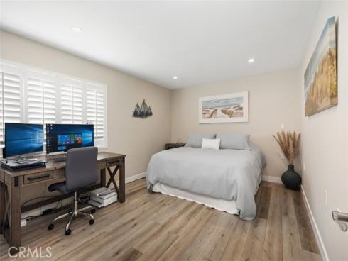 5506  Paseo Del Lago  N , Laguna Woods, CA