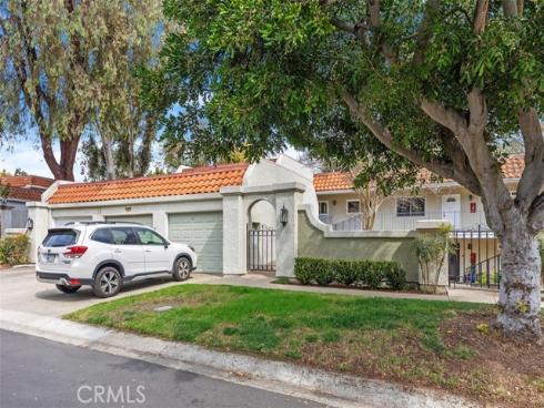 5506  Paseo Del Lago  N , Laguna Woods, CA