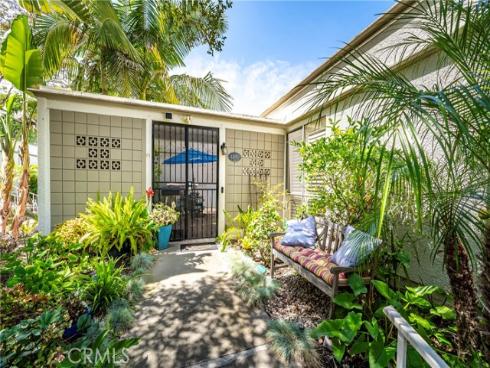 489 Calle Cadiz D
