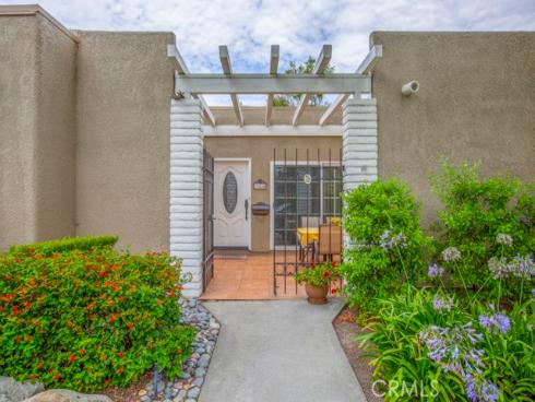 2044 Via Mariposa B , Laguna Woods, CA