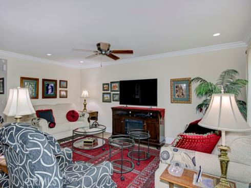 2044 Via Mariposa B , Laguna Woods, CA