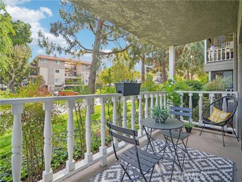 2402 Via Mariposa 1E , Laguna Woods, CA
