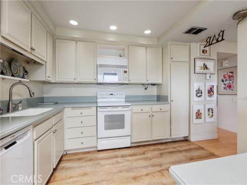 4014 Calle Sonora Oeste 2A , Laguna Woods, CA