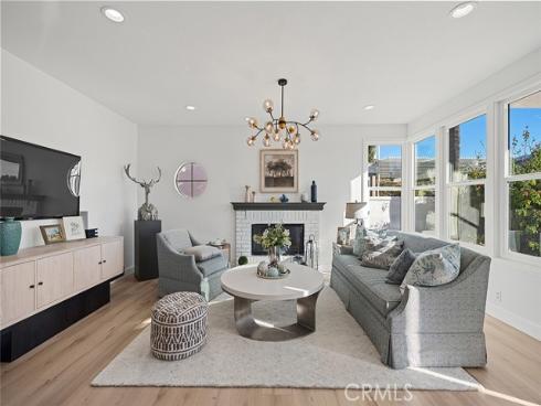 20  Flores  , Lake Forest, CA