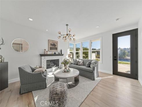 20  Flores  , Lake Forest, CA