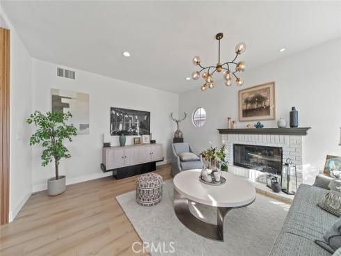 20  Flores  , Lake Forest, CA