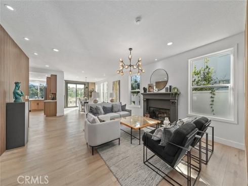 20  Flores  , Lake Forest, CA