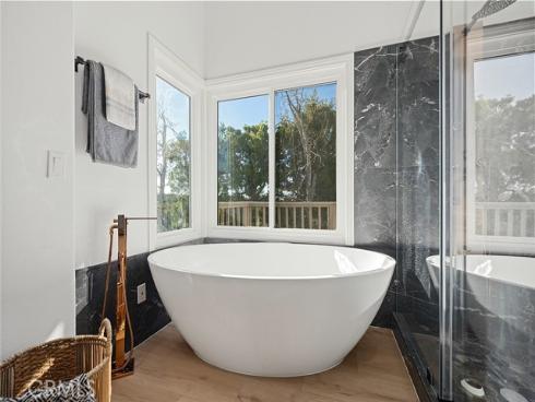 20  Flores  , Lake Forest, CA