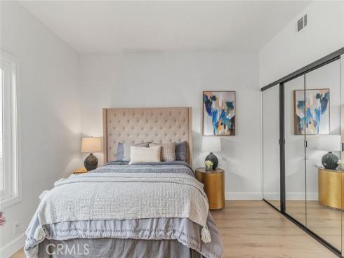 20  Flores  , Lake Forest, CA