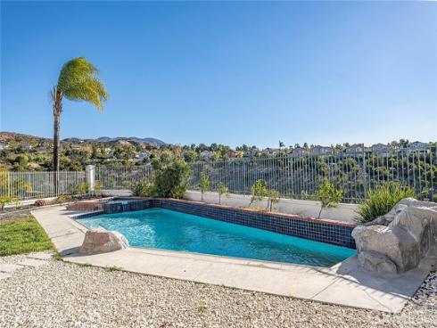 20  Flores  , Lake Forest, CA