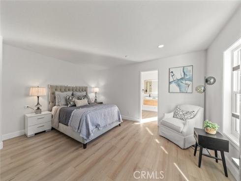 20  Flores  , Lake Forest, CA