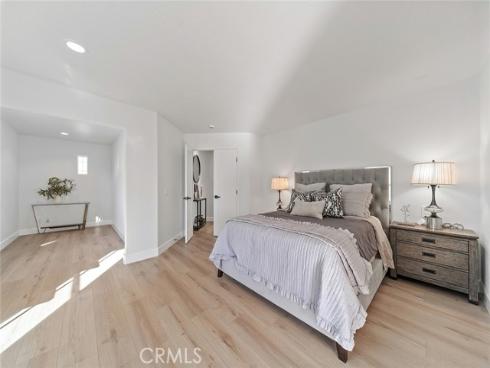 20  Flores  , Lake Forest, CA