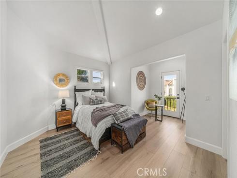 20  Flores  , Lake Forest, CA