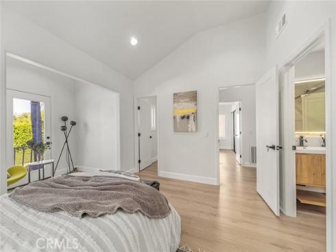 20  Flores  , Lake Forest, CA