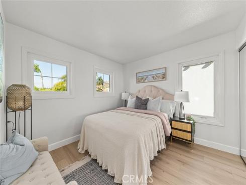 20  Flores  , Lake Forest, CA