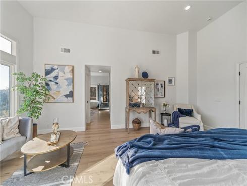 20  Flores  , Lake Forest, CA