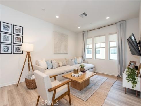 907 Sunset Rdg , Lake Forest, CA