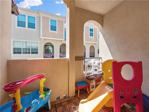 907 Sunset Rdg , Lake Forest, CA