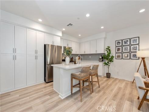 907 Sunset Rdg , Lake Forest, CA