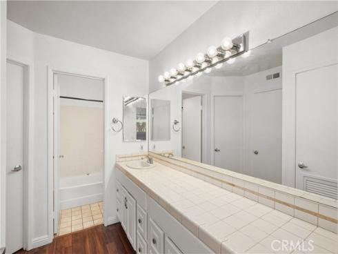 25712 Le Parc 21 , Lake Forest, CA