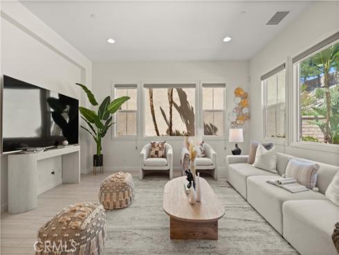 275 Pinnacle Drive, Lake Forest, CA