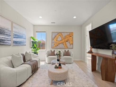 275 Pinnacle Drive, Lake Forest, CA