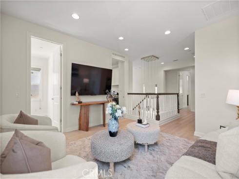 275 Pinnacle Drive, Lake Forest, CA