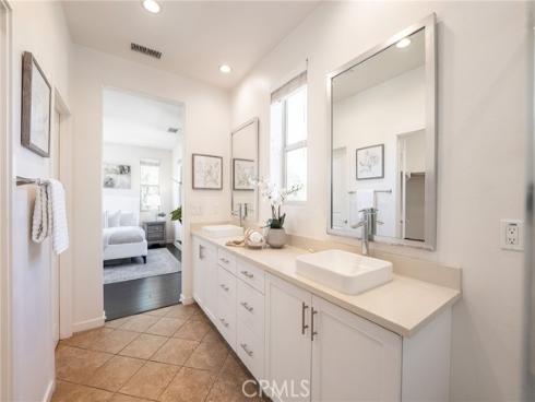 15  Clover  , Lake Forest, CA