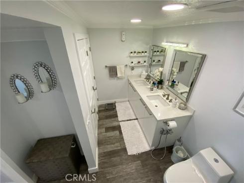 22272 Redwood Pointe 5C , Lake Forest, CA