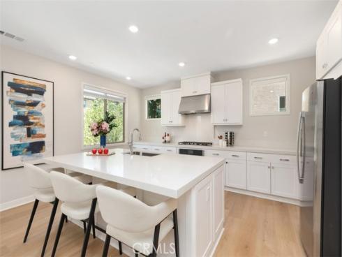 554  Catalonia  , Lake Forest, CA