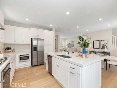 554  Catalonia  , Lake Forest, CA