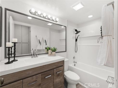 20702  El Toro  300  Road, Lake Forest, CA