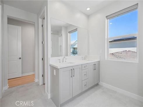 130 Parkland Alley, Lake Forest, CA