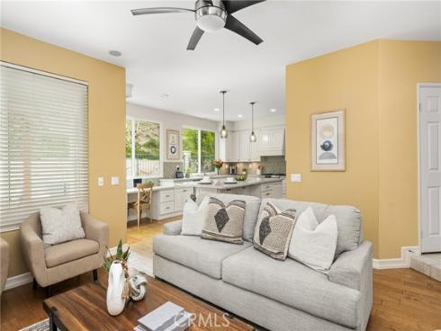 23  Calle Cabrillo  , Lake Forest, CA