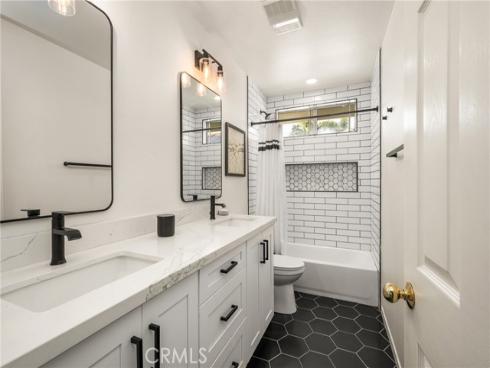 23  Calle Cabrillo  , Lake Forest, CA