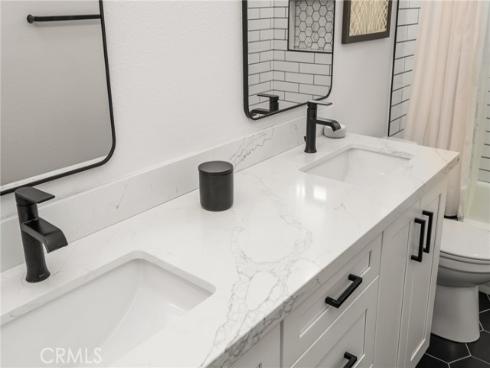 23  Calle Cabrillo  , Lake Forest, CA