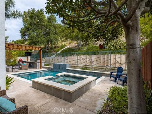 23  Calle Cabrillo  , Lake Forest, CA