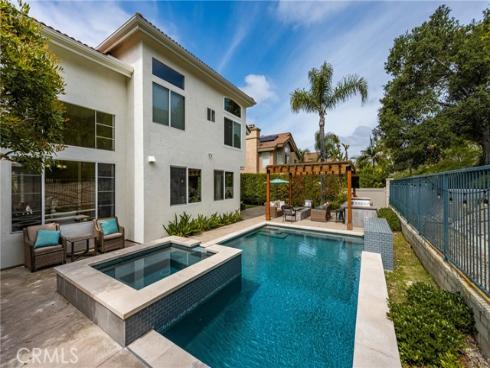 23  Calle Cabrillo  , Lake Forest, CA