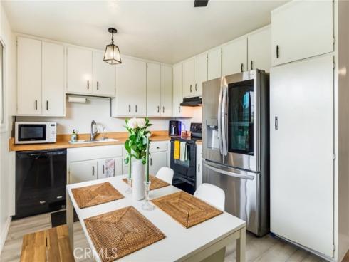 23292  Orange  6  Avenue, Lake Forest, CA