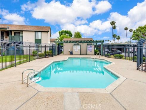 23292  Orange  6  Avenue, Lake Forest, CA