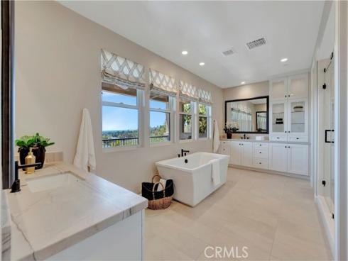 17  Ponte  , Lake Forest, CA