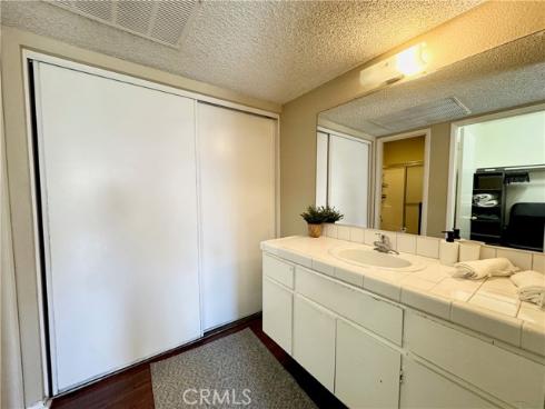 23288  Orange  5  Avenue, Lake Forest, CA