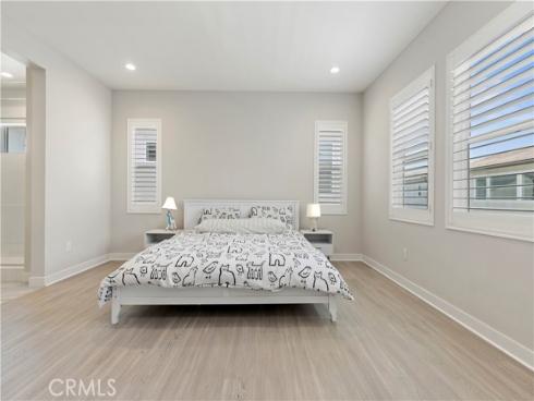 120  Holliston  , Lake Forest, CA