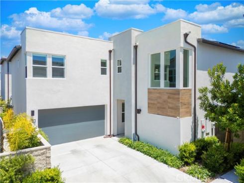 120  Holliston  , Lake Forest, CA